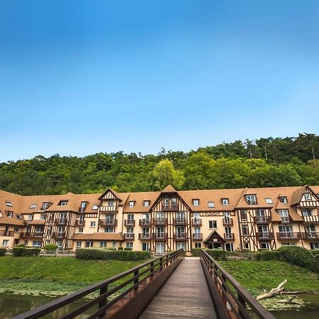 Club Wyndham Normandy Aparthotel คอนเนลเลส์ ภายนอก รูปภาพ