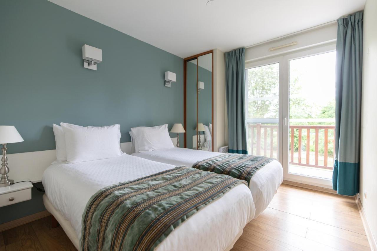Club Wyndham Normandy Aparthotel คอนเนลเลส์ ภายนอก รูปภาพ