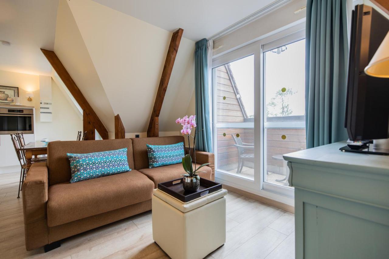 Club Wyndham Normandy Aparthotel คอนเนลเลส์ ภายนอก รูปภาพ