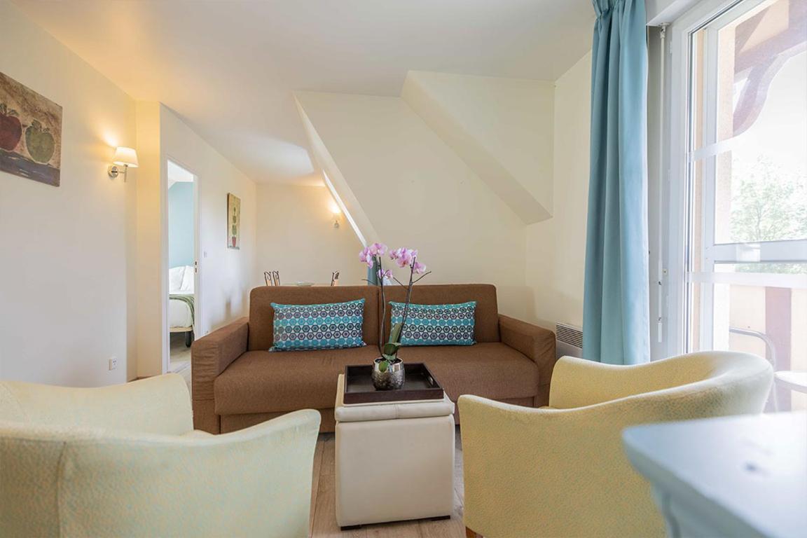 Club Wyndham Normandy Aparthotel คอนเนลเลส์ ภายนอก รูปภาพ