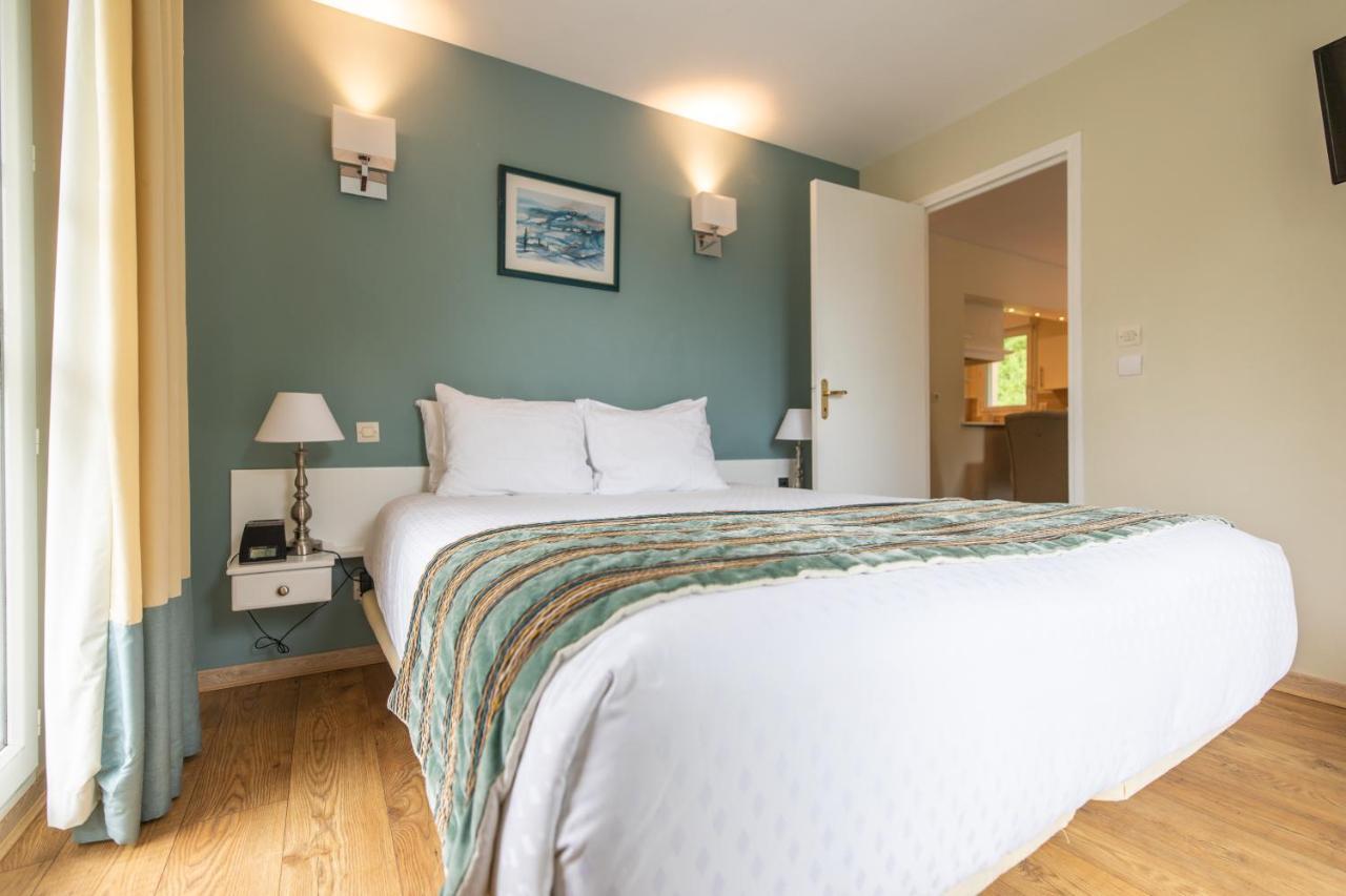 Club Wyndham Normandy Aparthotel คอนเนลเลส์ ภายนอก รูปภาพ