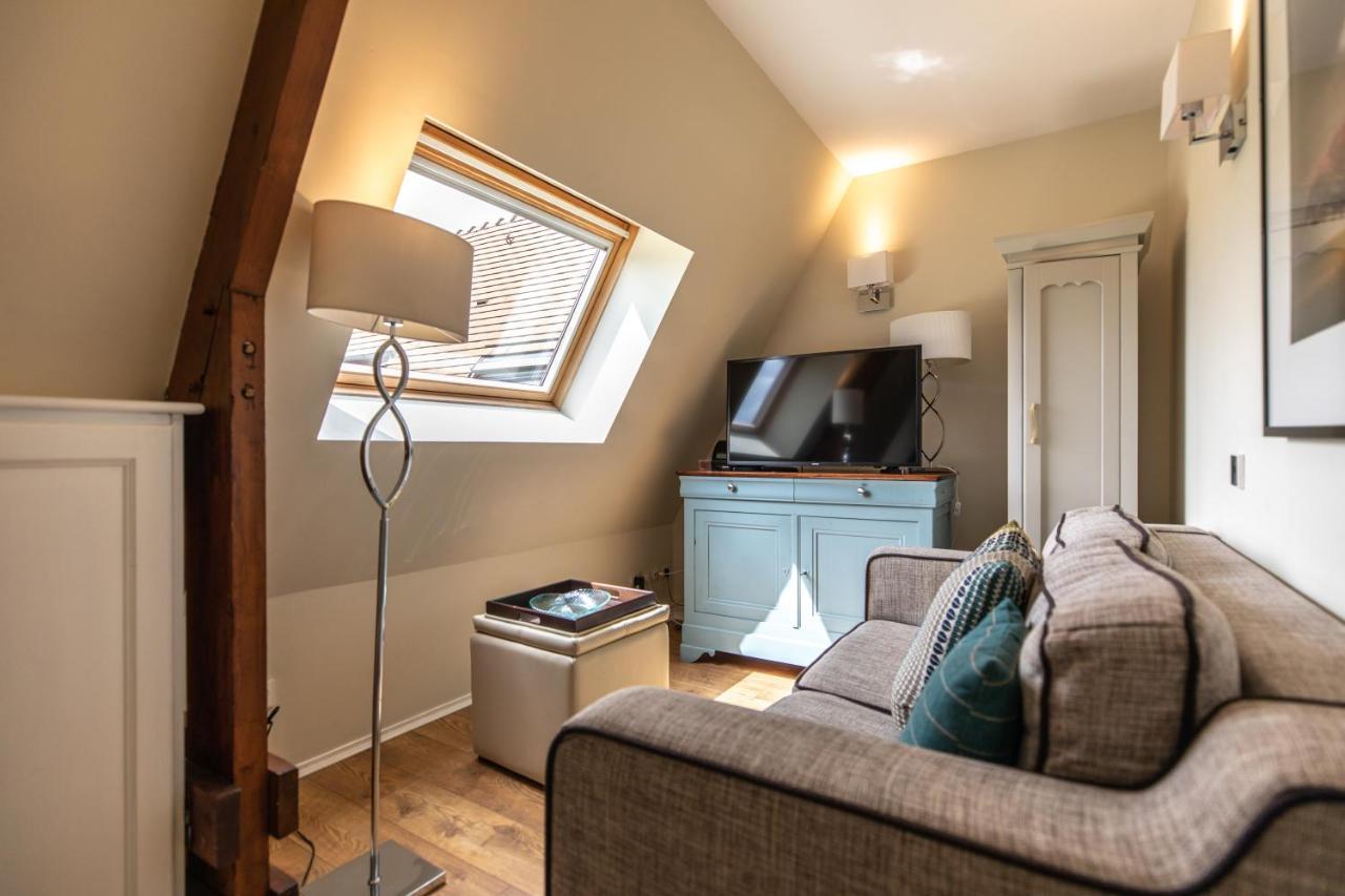 Club Wyndham Normandy Aparthotel คอนเนลเลส์ ภายนอก รูปภาพ